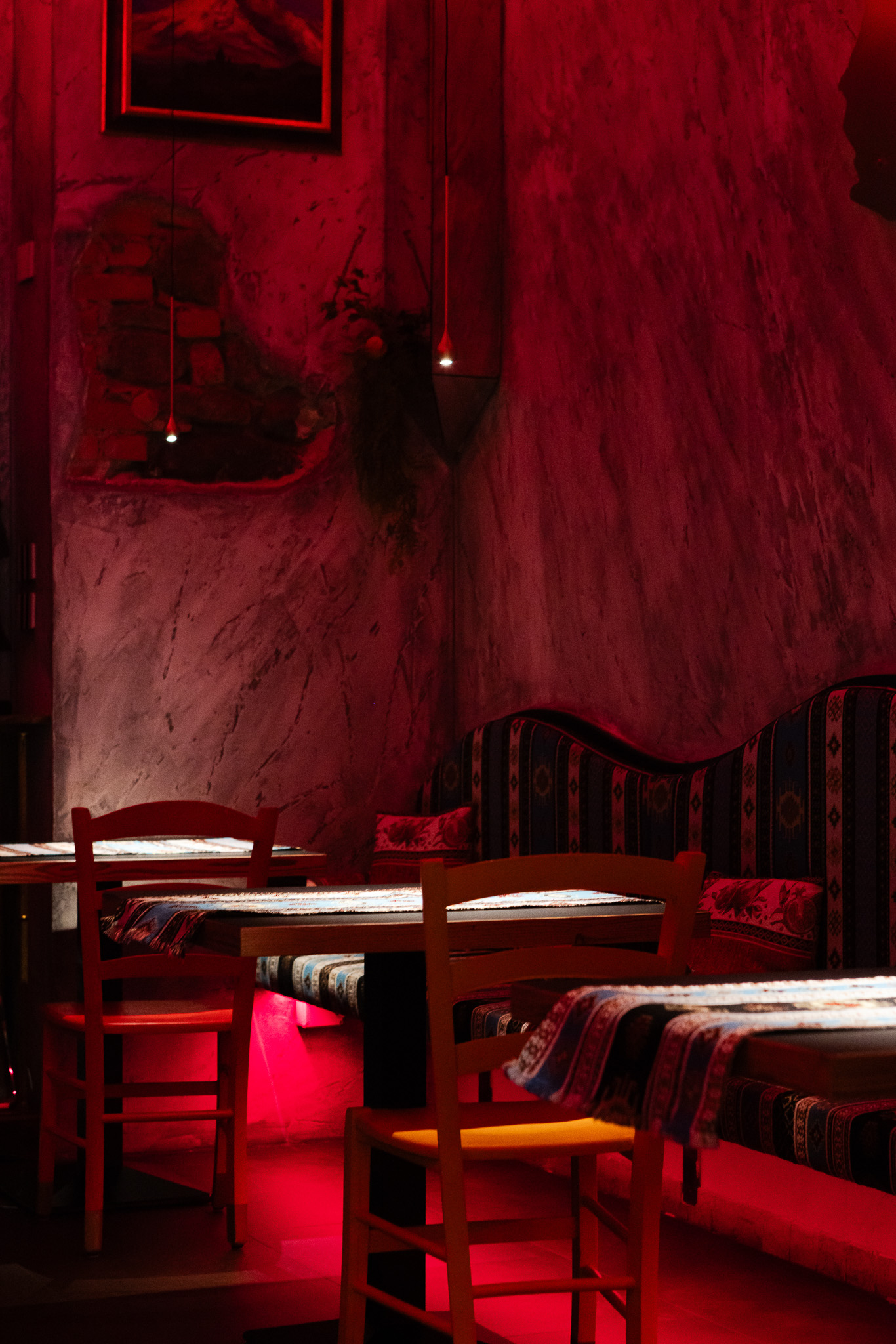 Progettazione illuminazione ristorante casa nur bolzano design luci rosso - bressan lighting
