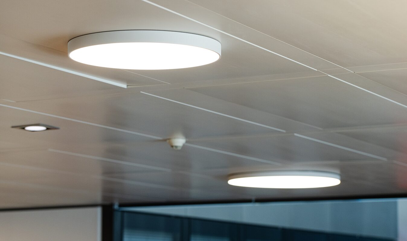 Camera di Commercio Bolzano via alto adige - Bressan Lighting illuminazione interni uffici aree comuni