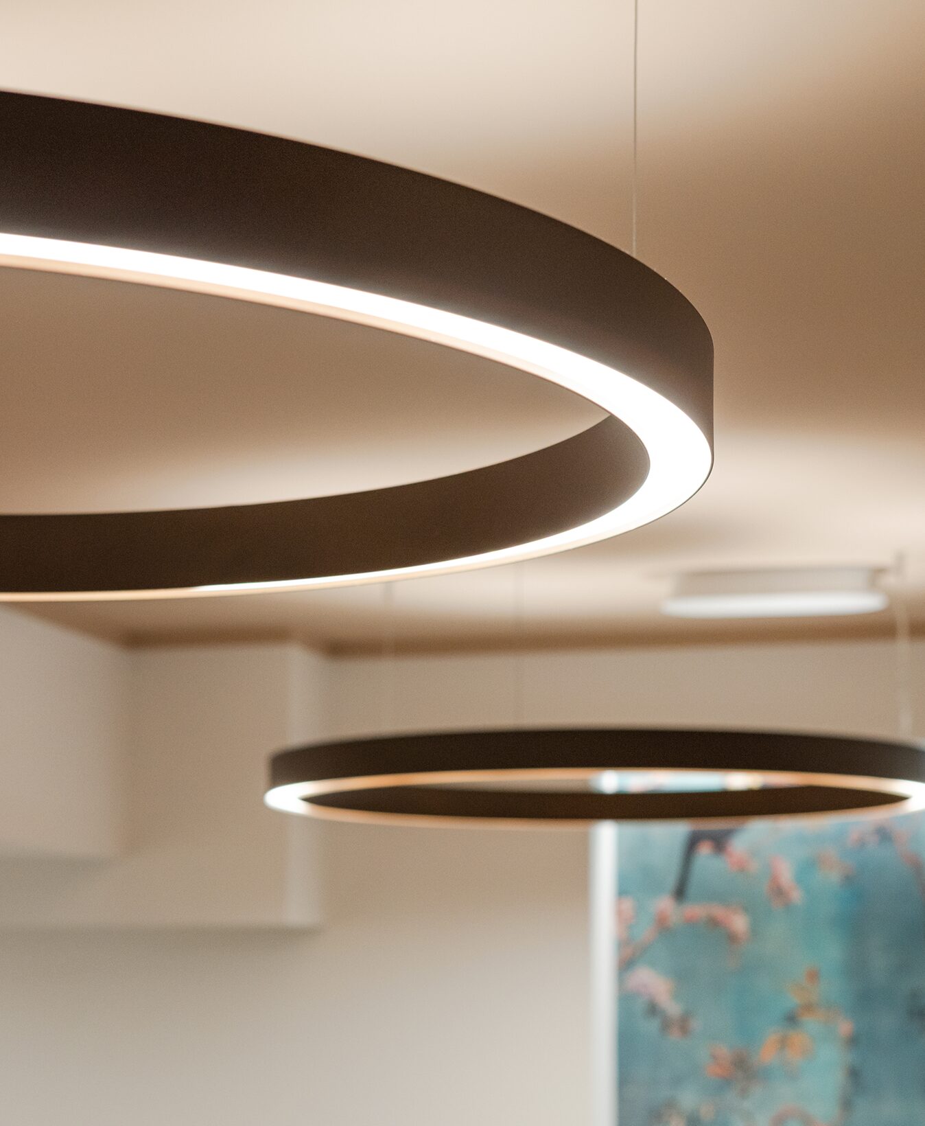 Salone Elena Hair - illuminazione interni parrucchiere lampade a soffitto design - Bressan Lighting